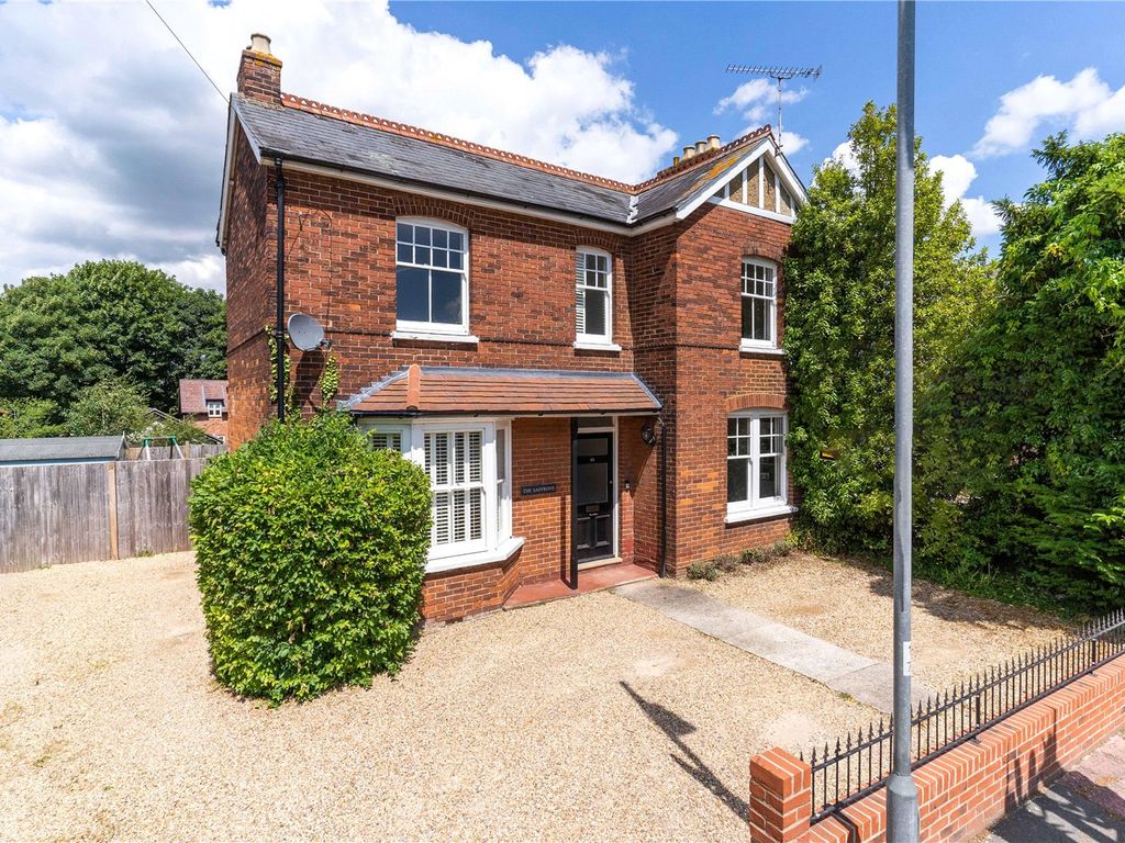 3 bed detached house for sale in Radwinter Road, Saffron Walden, Essex