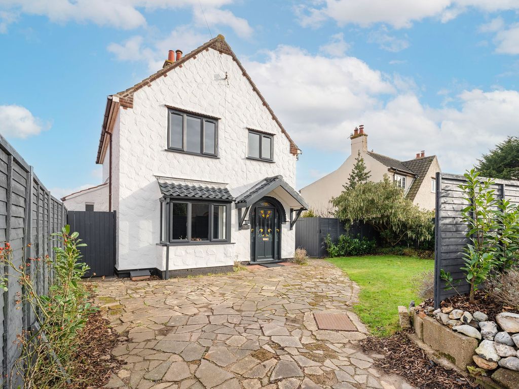 3 bed detached house for sale in Common Lane, Sheringham NR26, £475,000