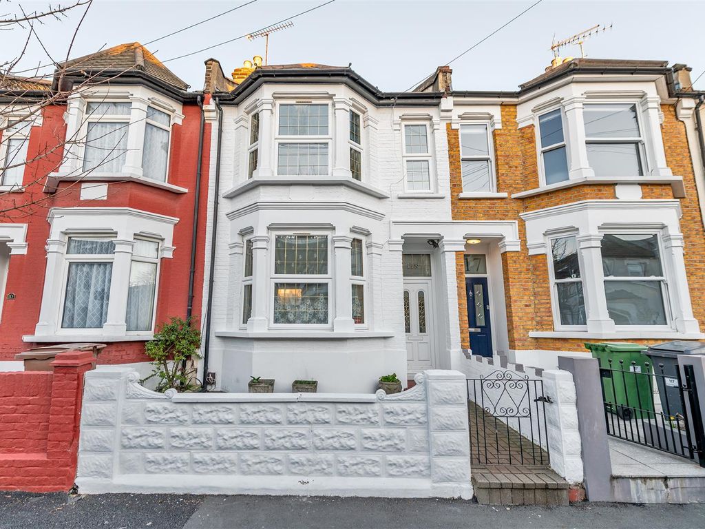 3 bed terraced house for sale in Chestnut Avenue South, London E17 Zoopla