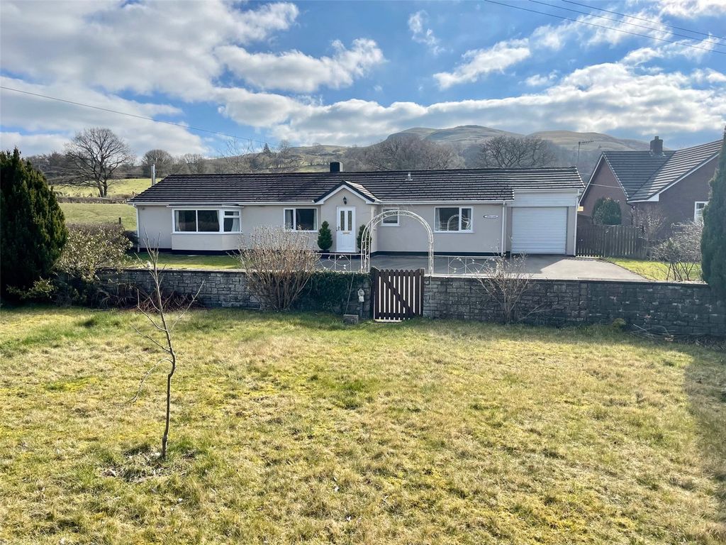3 bed bungalow for sale in Llandegley, Llandrindod Wells, Powys LD1, £
