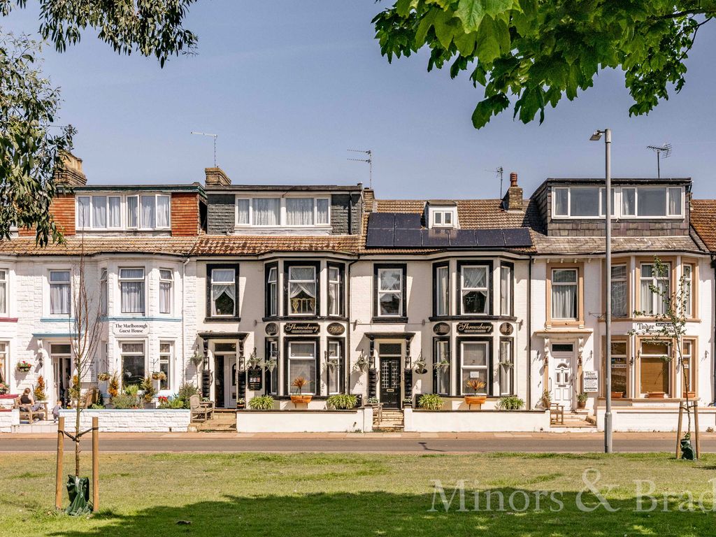 12 bed terraced house for sale in Trafalgar Road, Great Yarmouth NR30