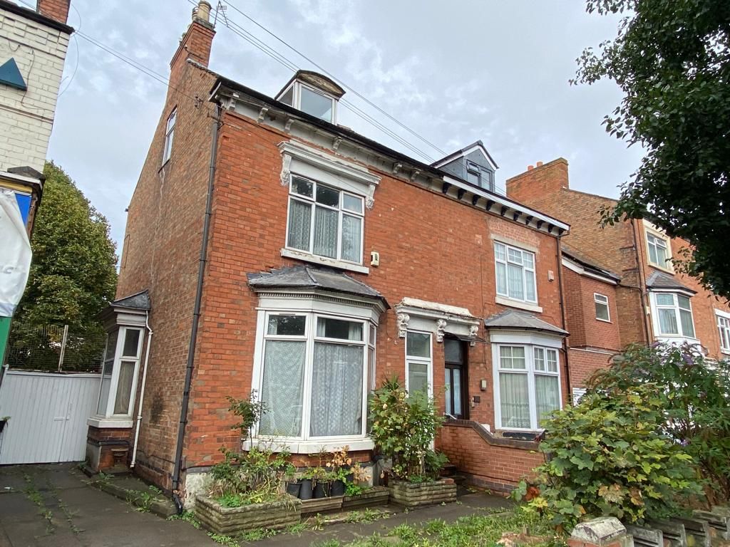 5 bed semidetached house for sale in Uppingham Road, Leicester LE5