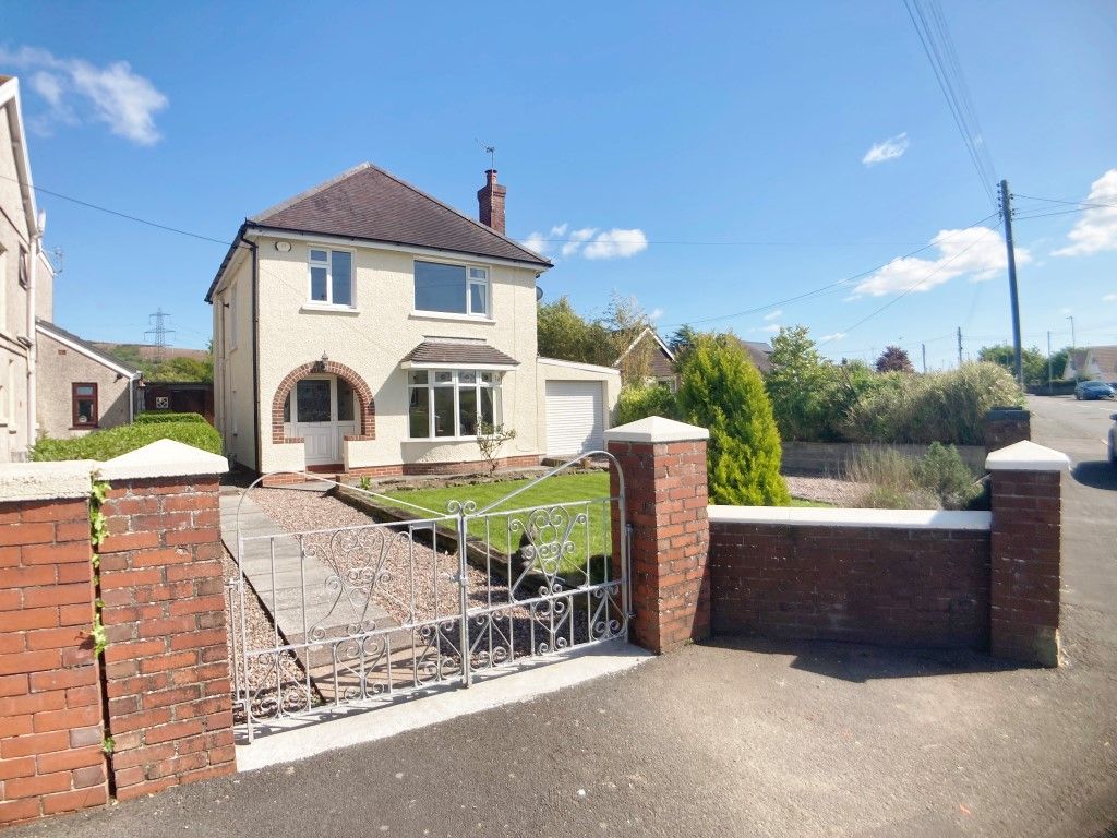 3 bed detached house for sale in Glynhir Road, Pontarddulais, Swansea