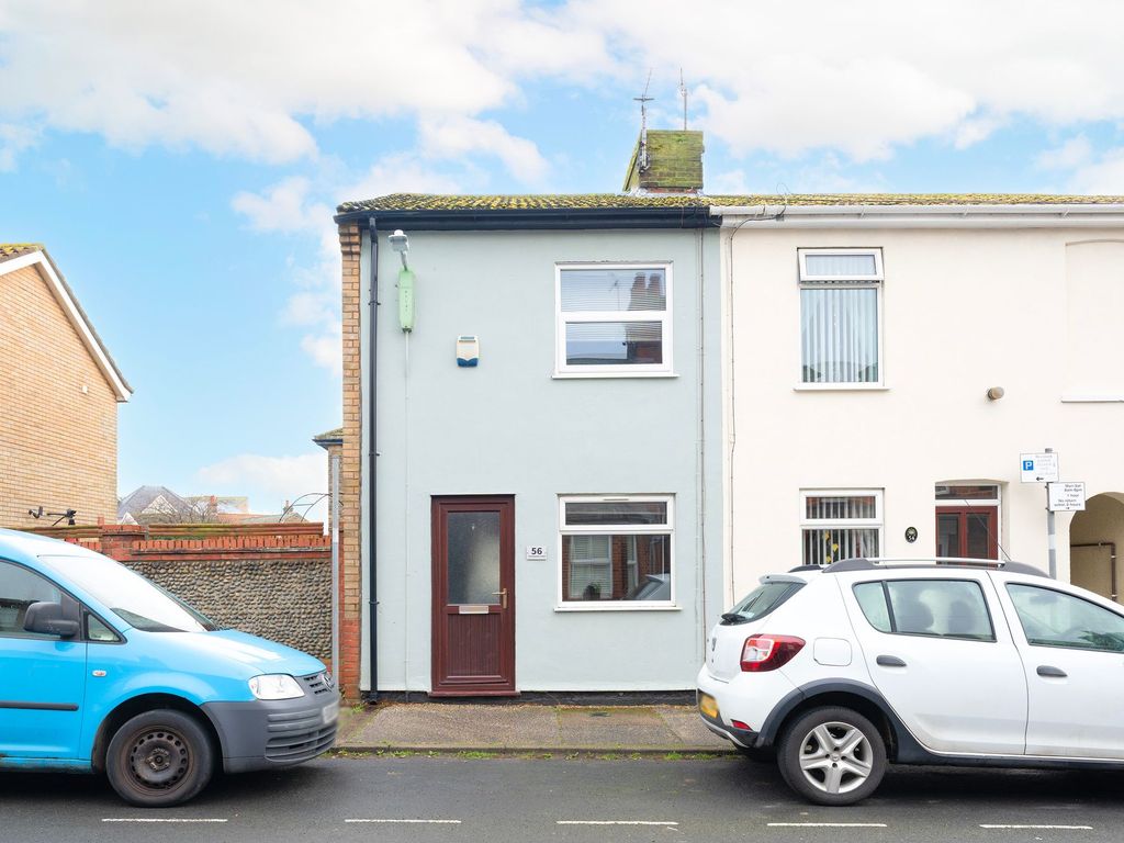 3 bed end terrace house for sale in Tennyson Road, Lowestoft NR32, £