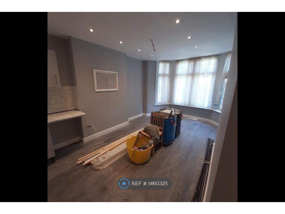 Studio to rent in Connaught Road NW10 Large Studio, London, Zoopla