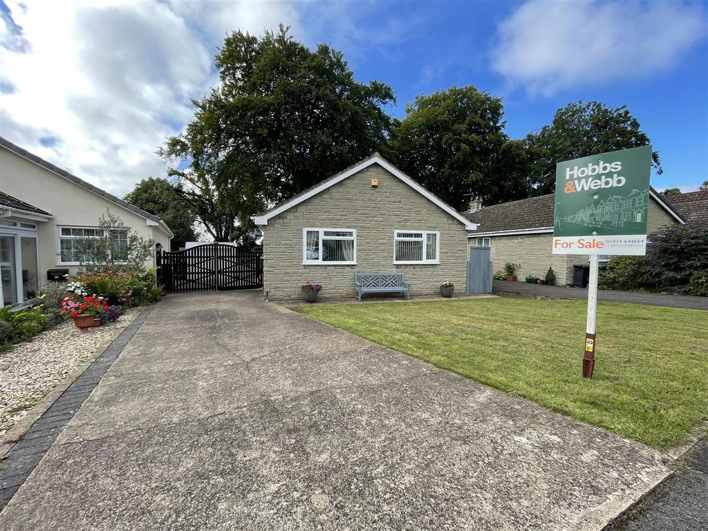 3 bed detached bungalow for sale in Forest Drive, WestonSuperMare