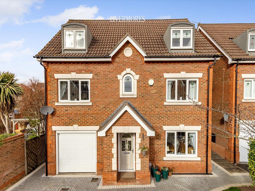 4 bed detached house for sale in Melrose Avenue, Braeburn Park