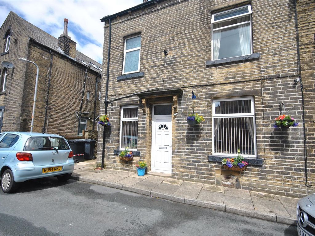 2 bed terraced house to rent in Knowles Street, Denholme, Bradford BD13
