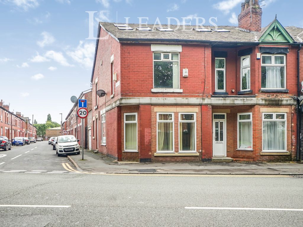 3 bed end terrace house to rent in Dickenson Road, Rusholme, Manchester