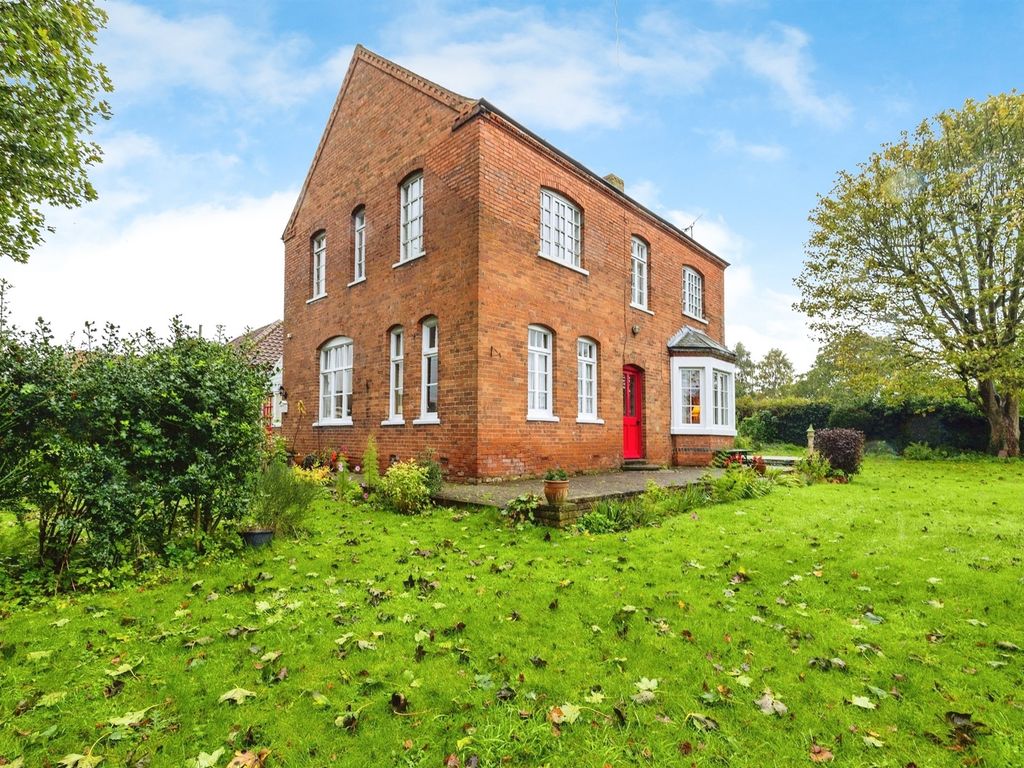 5 bed detached house for sale in Abbey Road, Bardney, Lincoln LN3, £