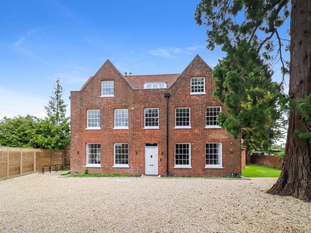 2 bed flat for sale in Cressex Road, High HP12, £375,000 Zoopla