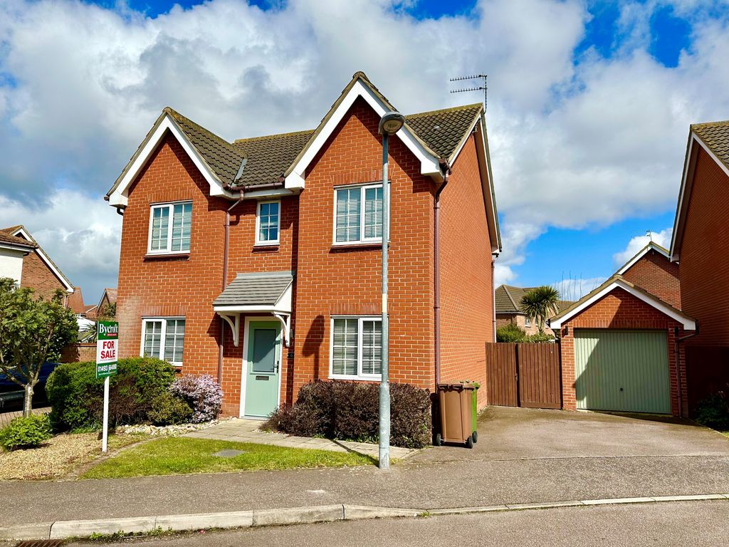 4 bed detached house for sale in Curie Drive, Gorleston, Great Yarmouth NR31 Zoopla