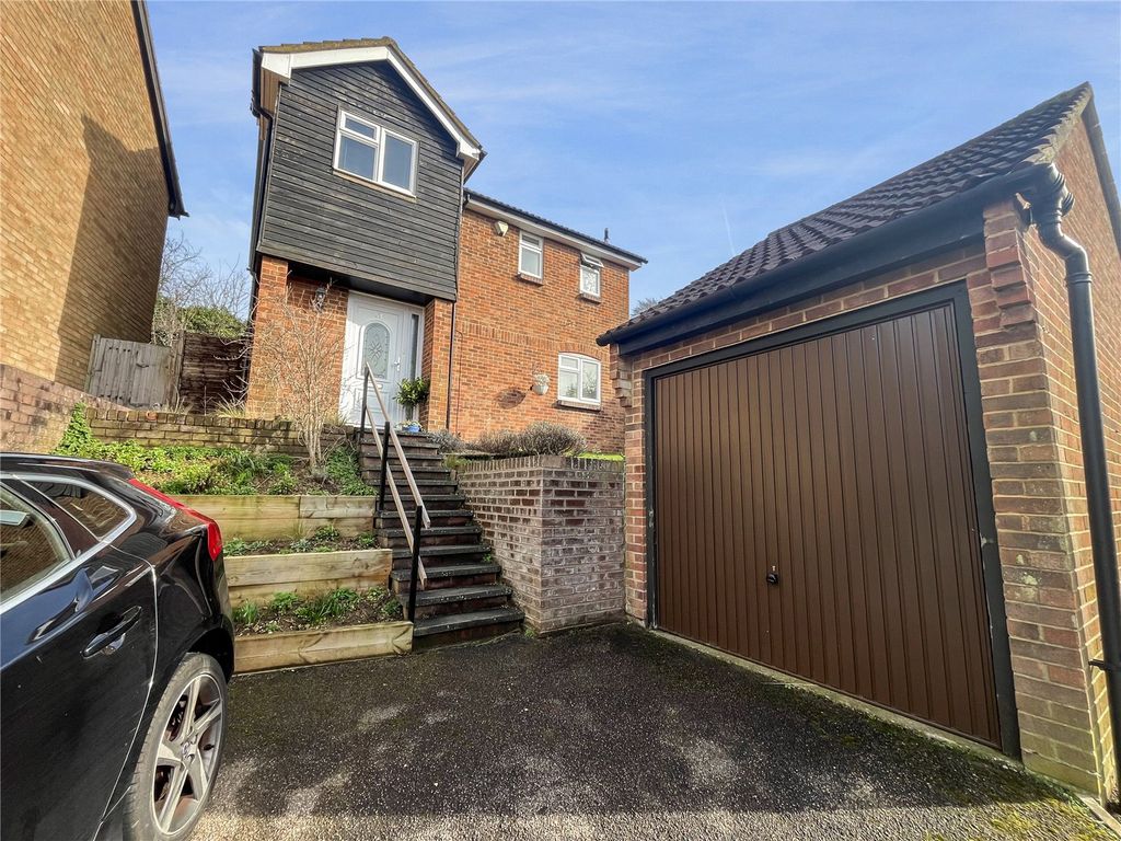 3 bed detached house for sale in Romney Road, Walderslade, Kent ME5, £