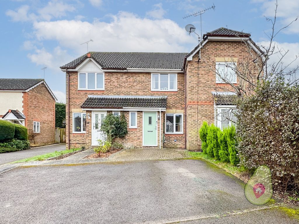 2 bed terraced house for sale in Samian Place, Binfield RG42, £375,000