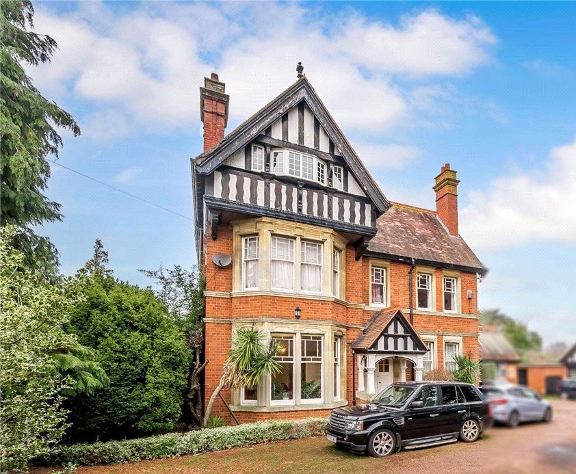6 bed detached house for sale in The Promenade, Wellingborough