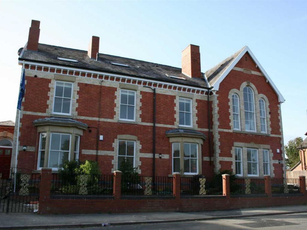 1 bed flat to rent in Queens Park House, Queens Road, Oswestry SY11, £600 pcm Zoopla