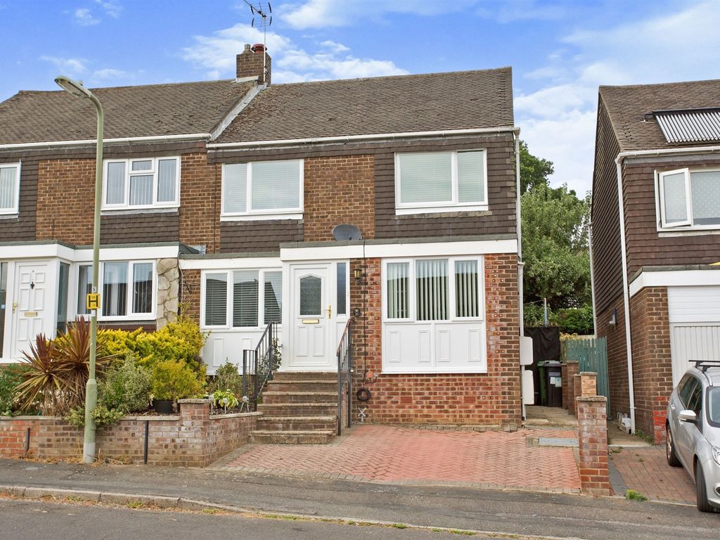 3 bed semidetached house for sale in Estridge Close, Bursledon