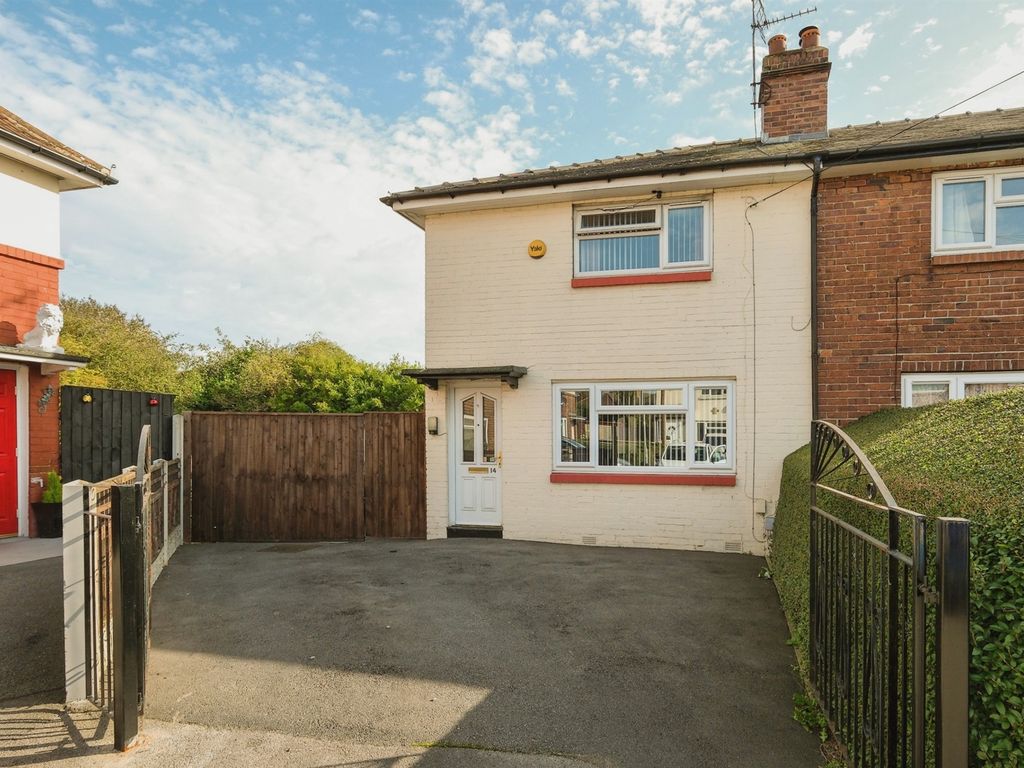 2 bed end terrace house for sale in Neville Grove, Leeds LS9, £150,000