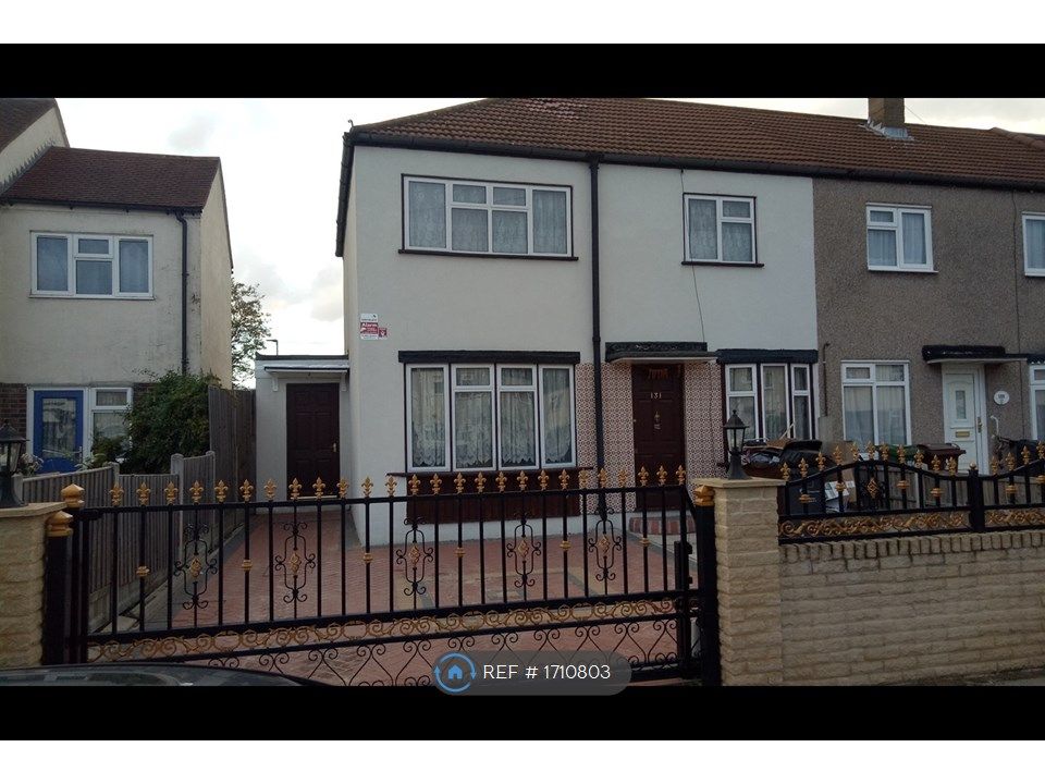 Room to rent in Maybury Road, Barking IG11, £800 pcm Zoopla