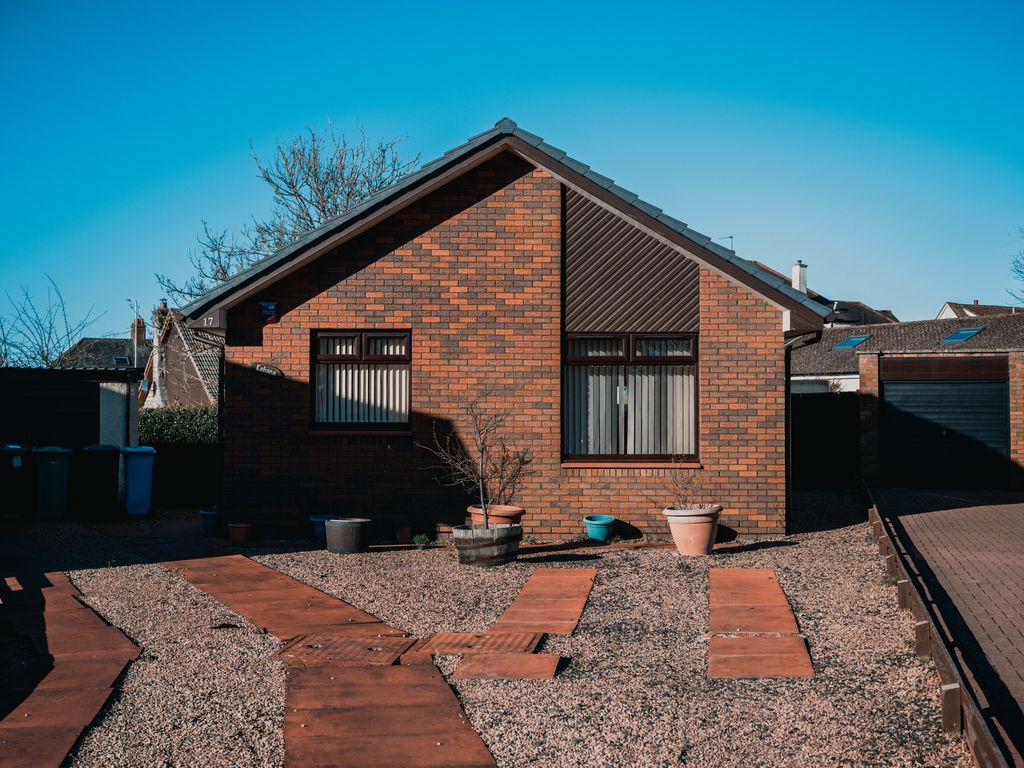 2 bed detached bungalow for sale in Wemyss Court, Rosyth KY11 Zoopla