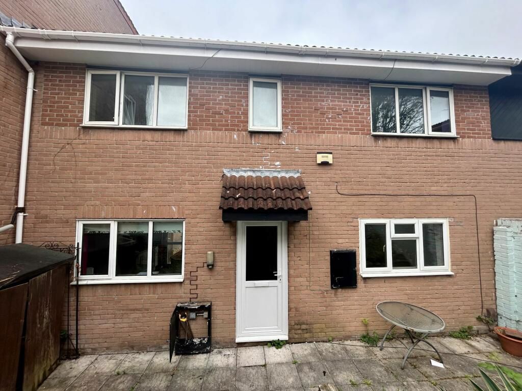 3 bed terraced house for sale in Holly Close, Speedwell, Bristol BS5, £