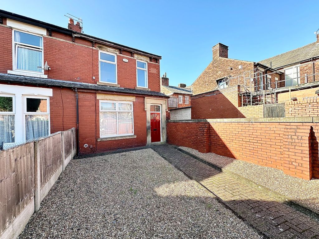 3 bed end terrace house for sale in Tomlinson Road, AshtonOnRibble