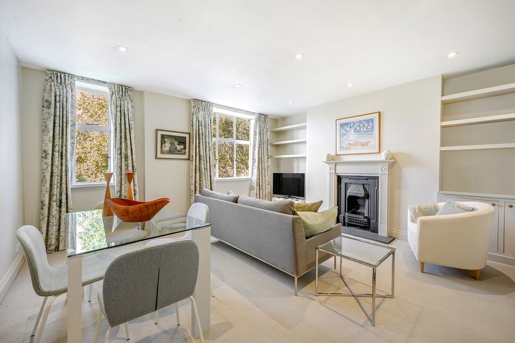 2 bed flat to rent in Paultons Square, London SW3, £3,250 pcm Zoopla