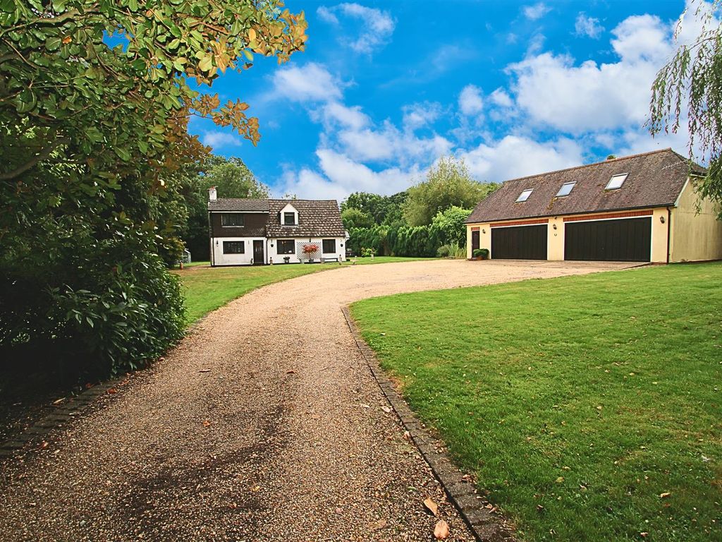 5 bed detached house for sale in Lucas Green, West End, Woking GU24, £