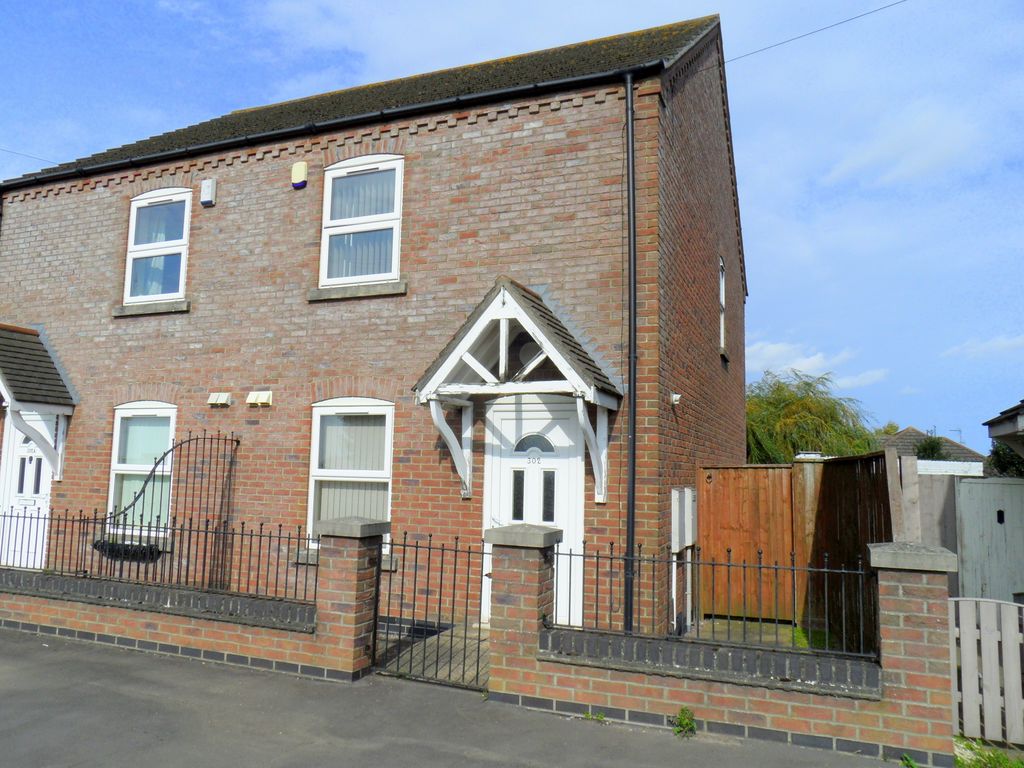 2 bed end terrace house for sale in Bridge Road, Sutton Bridge