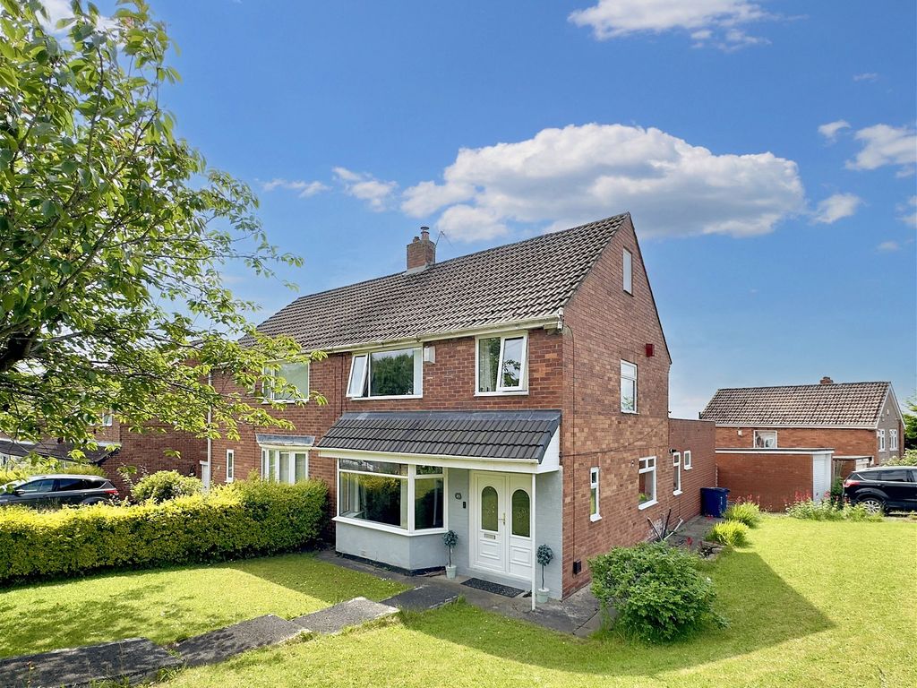 3 bed semidetached house for sale in Woodlands, Throckley, Newcastle