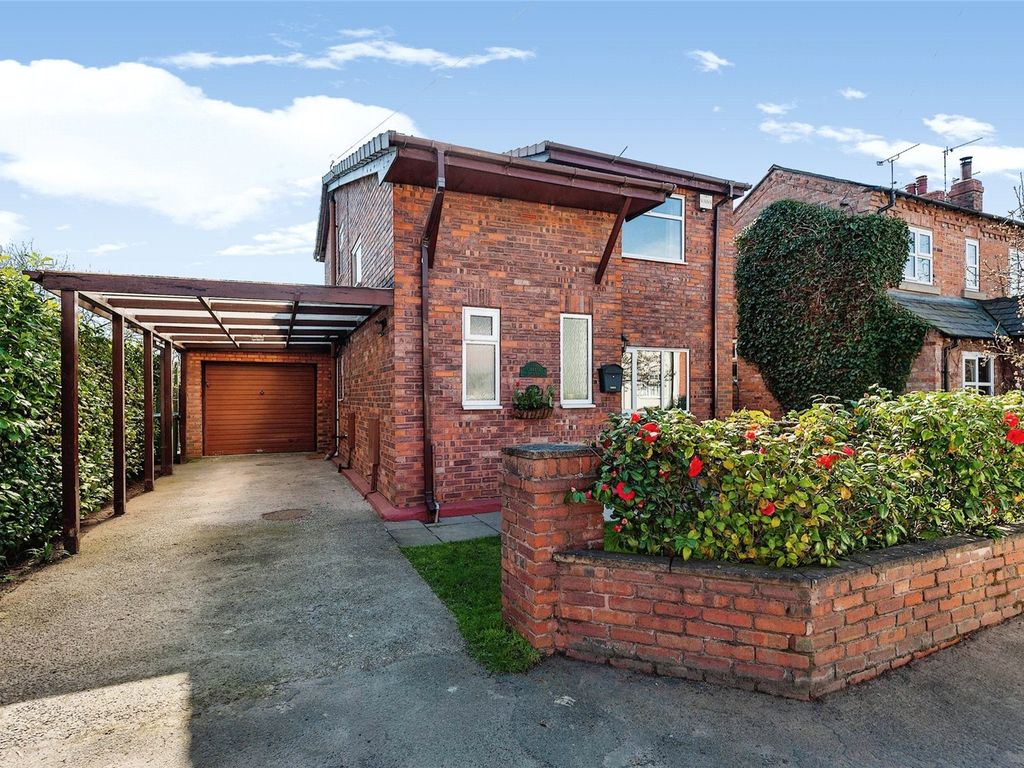 3 bed detached house for sale in Chapel Street, Wincham, Northwich