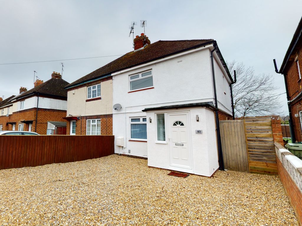 3 bed semidetached house to rent in Wymans Road, Cheltenham GL52, £