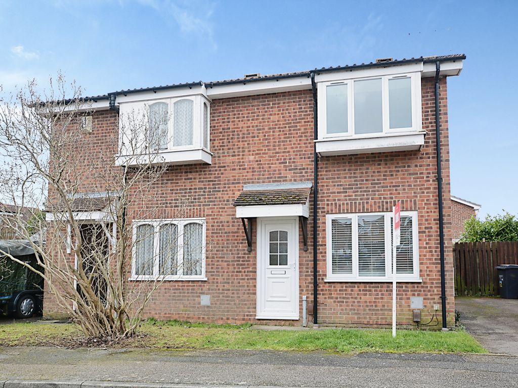 2 bed semidetached house for sale in Fleetwind Drive, Northampton NN4