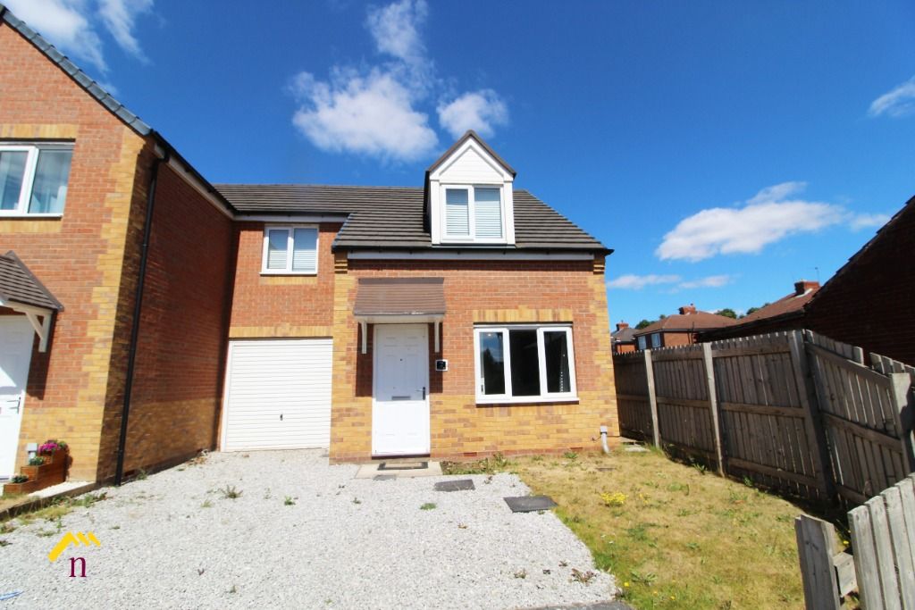 3 bed semidetached house for sale in Kingsway, Stainforth, Doncaster