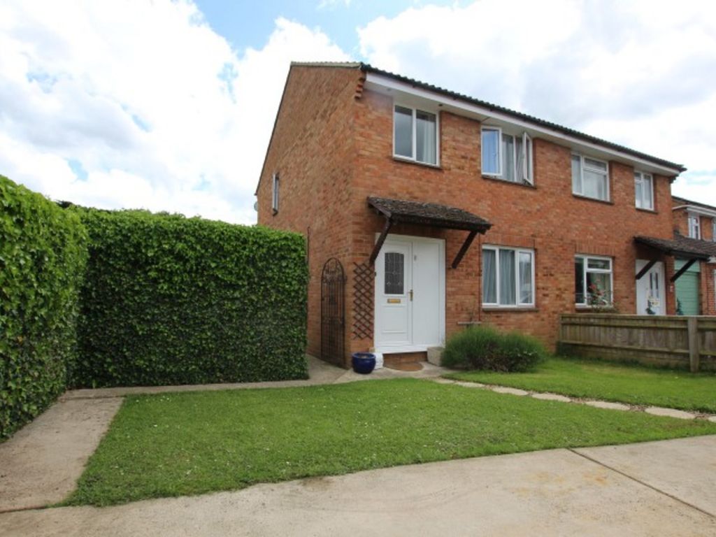 3 bed semidetached house for sale in Follets Close, Yarnton OX5, £