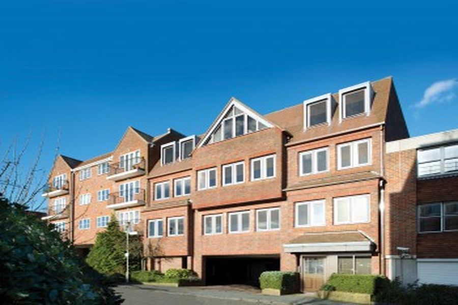 1 bed flat to rent in Station Road, Gerrards Cross SL9 Zoopla