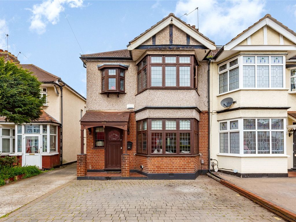 3 bed semidetached house for sale in Upper Brentwood Road, Gidea Park