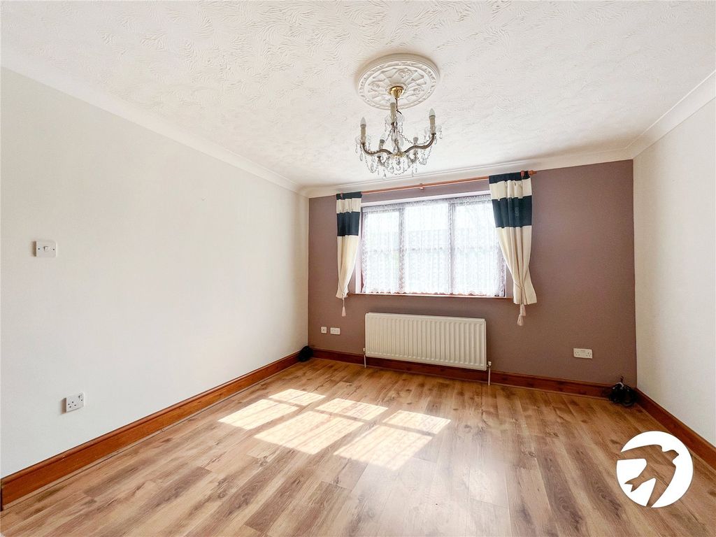 2 bed end terrace house for sale in Sunnybank, Murston, Sittingbourne