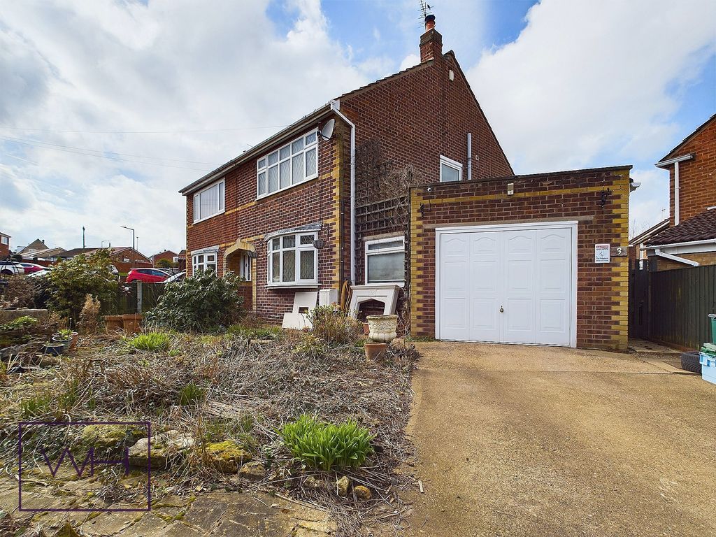 3 bed semidetached house for sale in Pembroke Rise, Cusworth