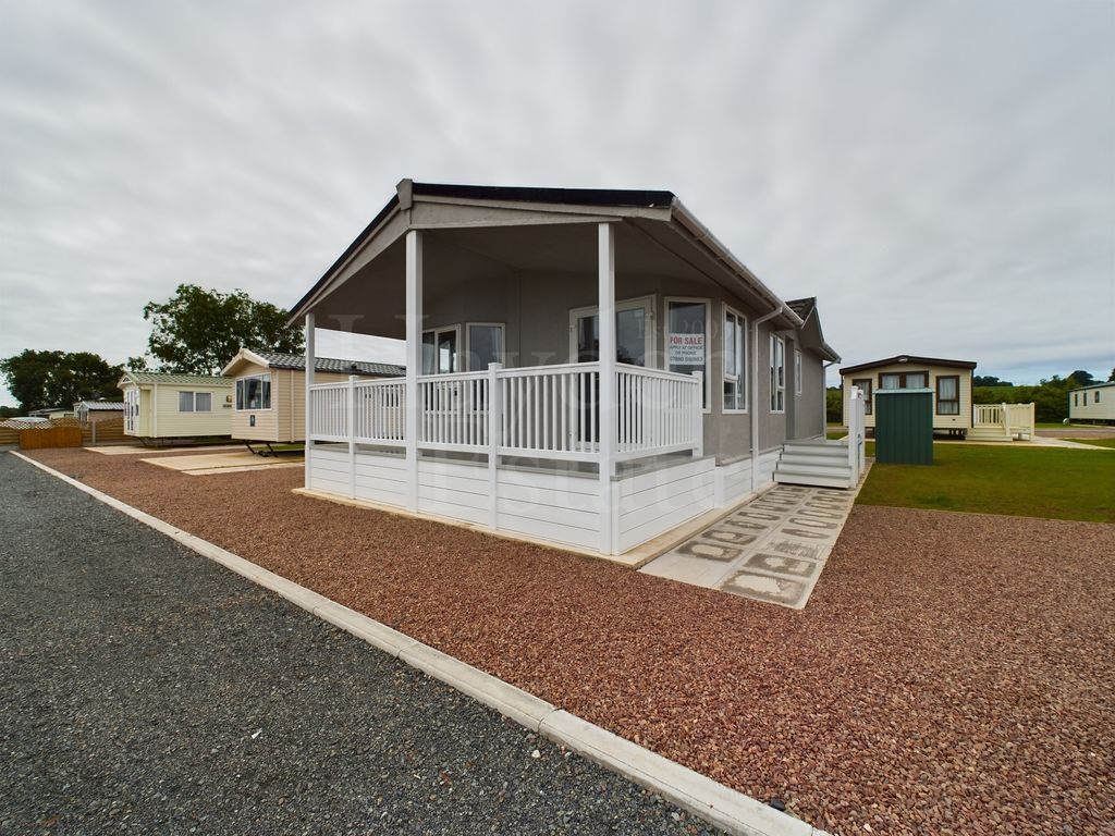 2 bed mobile/park home for sale in The Rock Caravan Park, Bromyard HR7