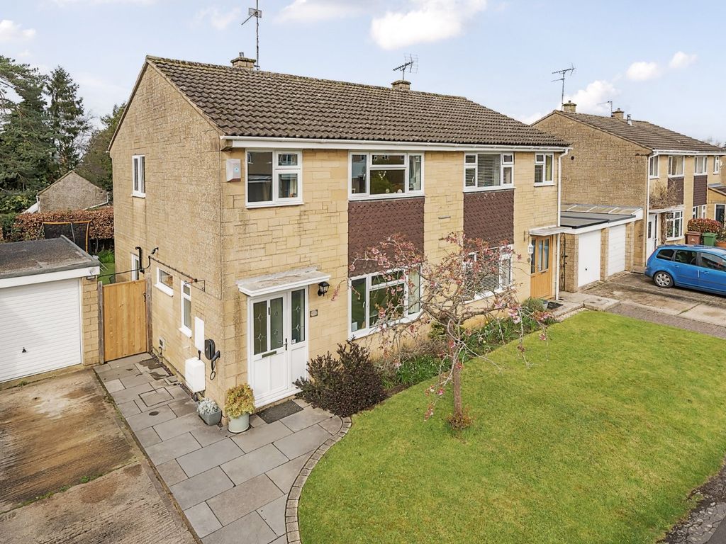 3 bed semidetached house for sale in Gallops Lane, Prestbury