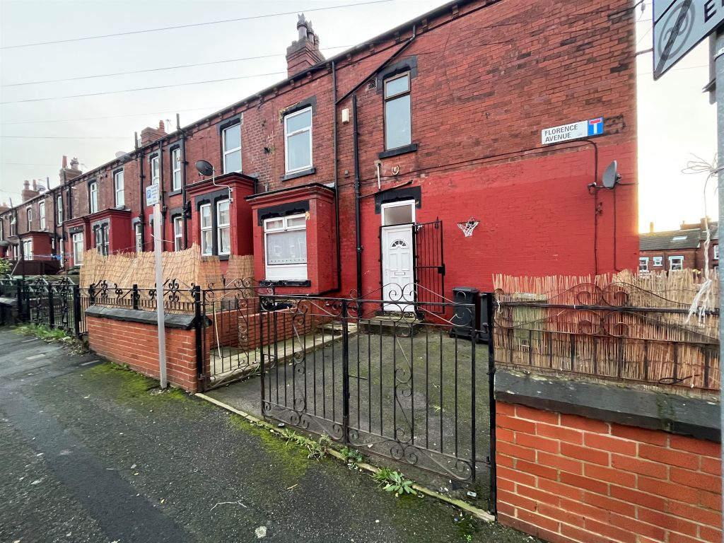 4 bed terraced house for sale in Florence Avenue, Leeds LS9, £120,000