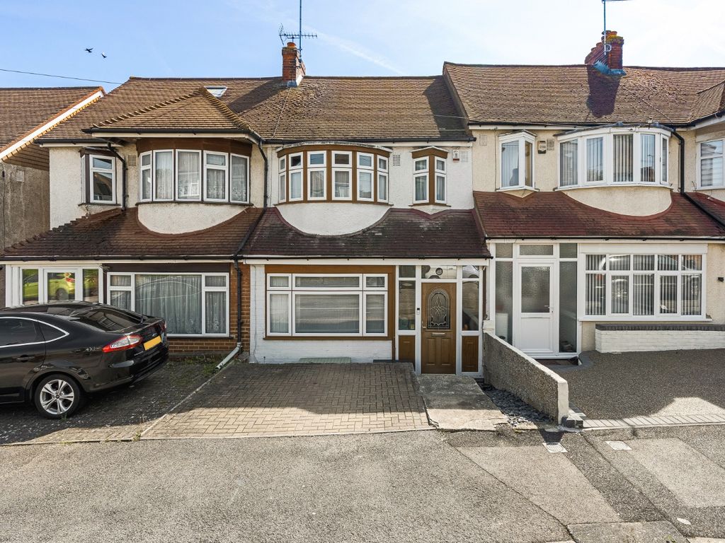 3 bed terraced house for sale in The Chase, Chatham ME4, £300,000 Zoopla