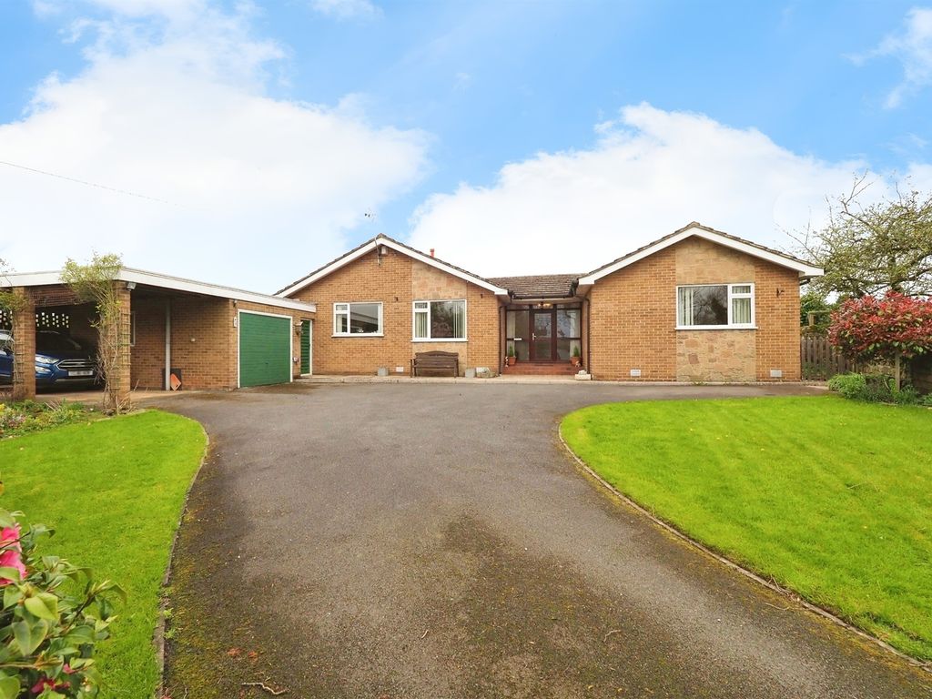 3 bed detached bungalow for sale in Ashbourne Road, Cowers Lane, Belper
