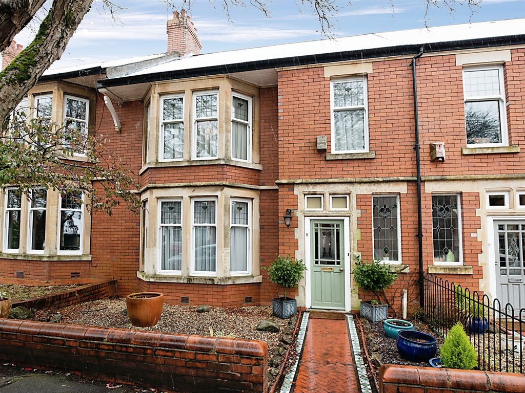 4 bed terraced house for sale in LlwynYGrant Place, Penylan, Cardiff