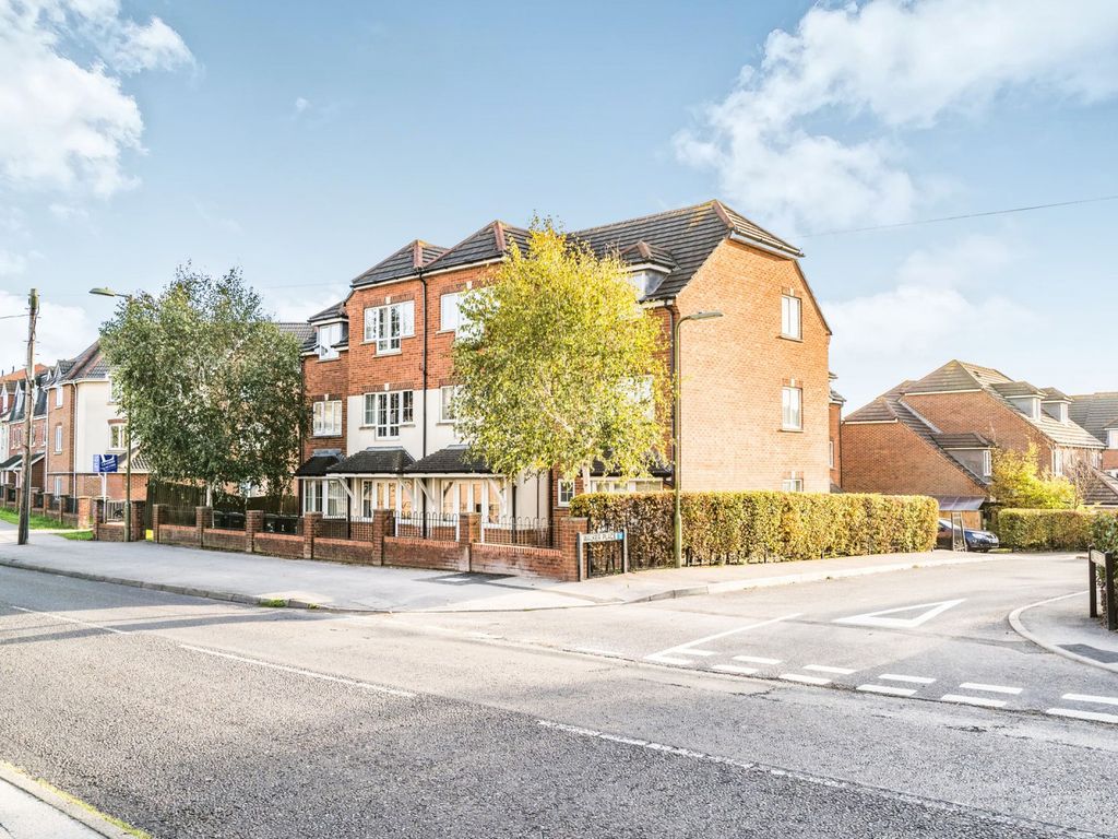 2 bed flat to rent in Walker Place, Hamble, Southampton SO31 Zoopla