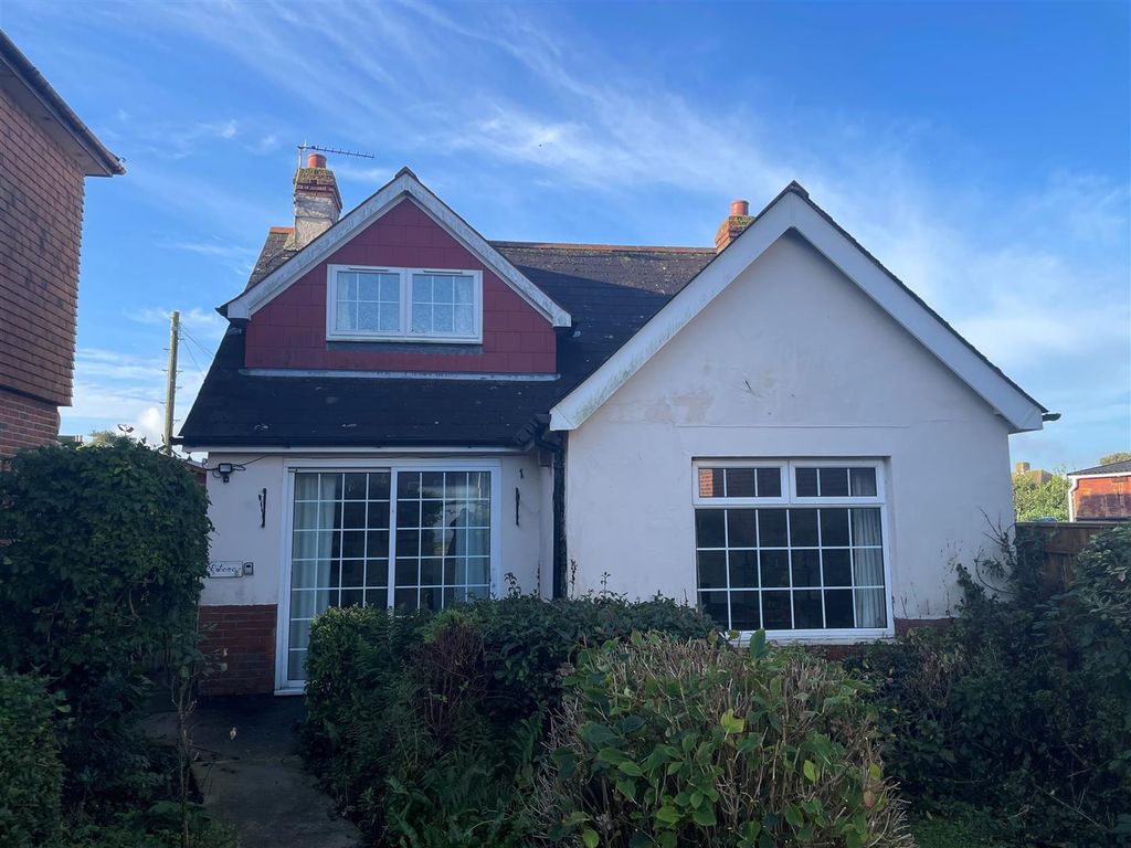 3 bed detached bungalow for sale in Alresford Road, Shanklin PO37, £