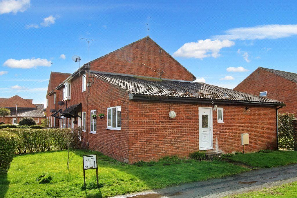 2 bed end terrace house for sale in Pendennis Road, Freshbrook, Swindon