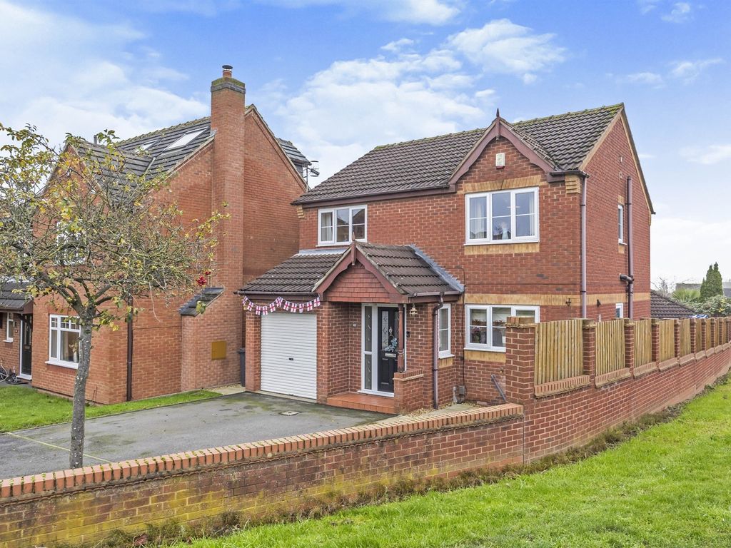 4 bed detached house for sale in Smithurst Road, Giltbrook, Nottingham