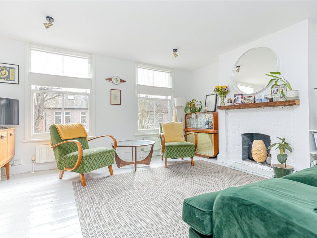 2 bed flat for sale in Mansfield Road, Walthamstow, London E17, £